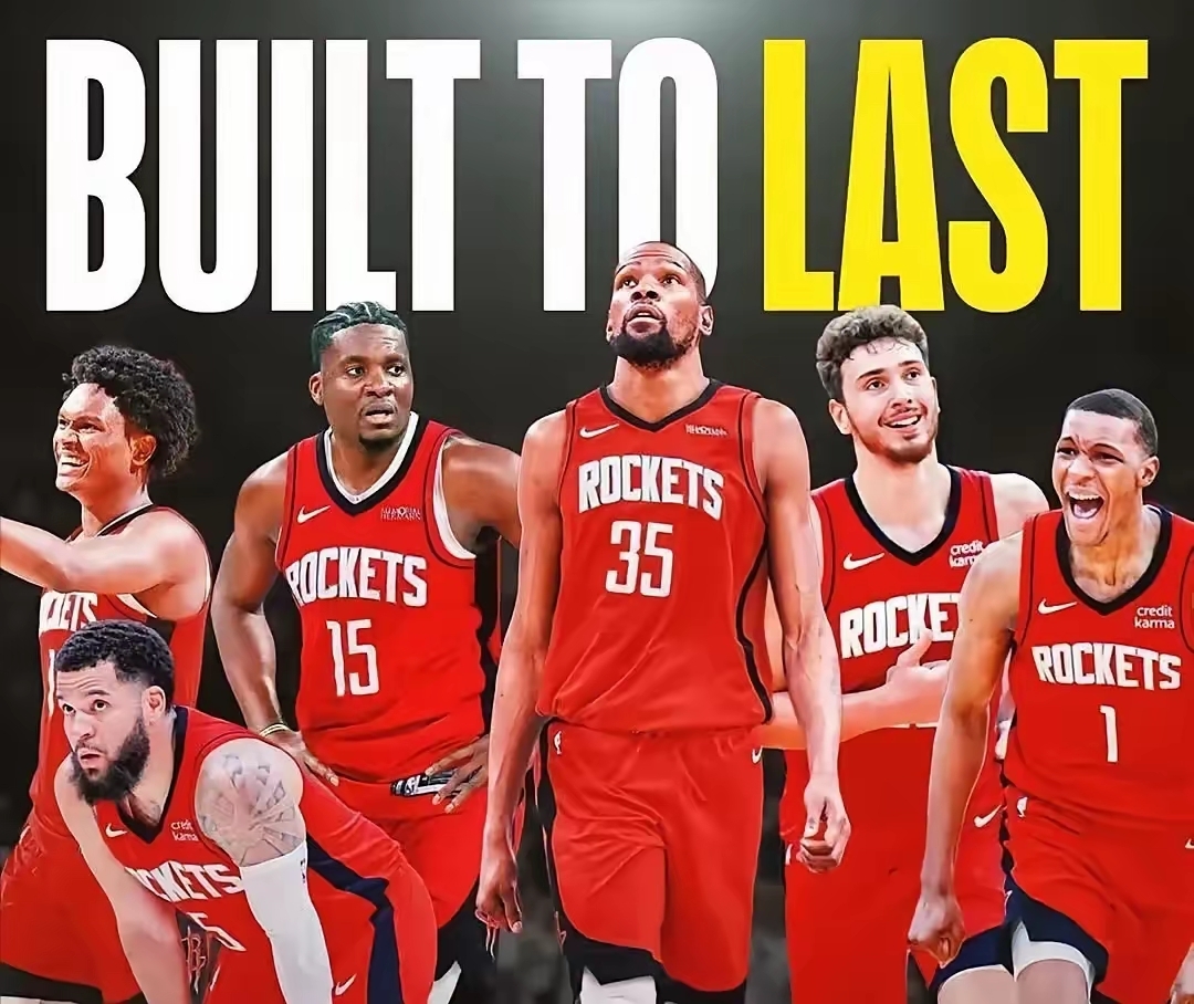 真够快的！李慕豪篮下对克里斯犯规 仅打8分钟犯满（太迅速了！李慕豪篮下对克里斯犯规，出战仅8分钟就犯满离场）