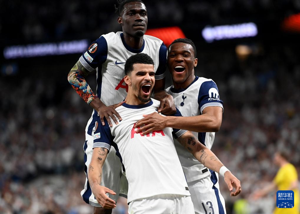 欧冠比赛战术分析：尤文图斯防守策略,（尤文图斯在欧冠的防守部署与战术解读）