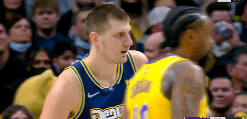 国脚庆祝破门动作刷屏社交媒体（国脚破门庆祝动作火遍社交平台）