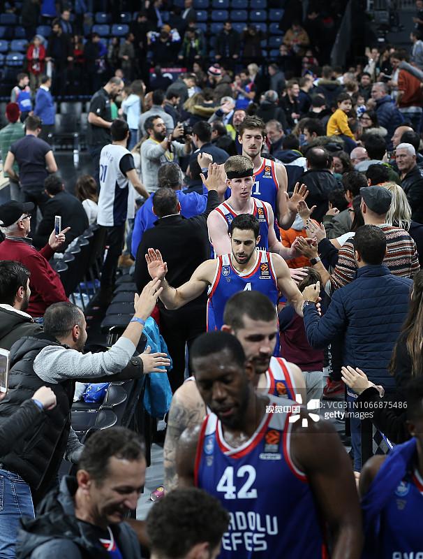 王楚钦孙颖莎续约洛杉矶，用默契降维打击新赛制（王楚钦孙颖莎洛杉矶续约，默契组合降维压制新赛制）