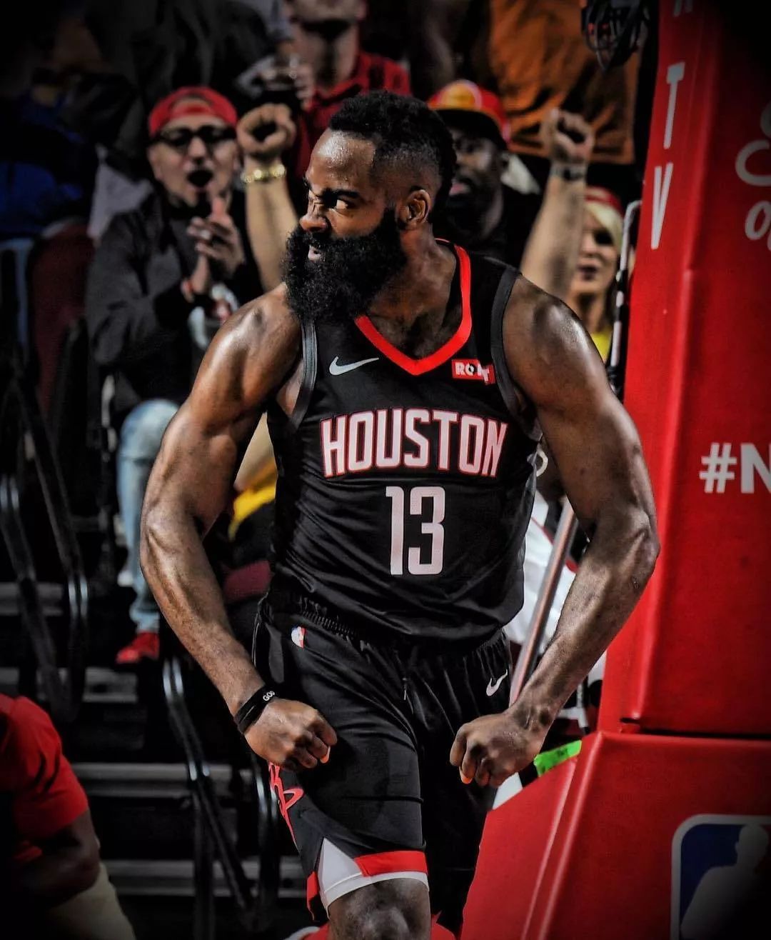 黄蜂队困境分析：单打独斗的弊端（黄蜂队困局透视：过度单打的隐患）