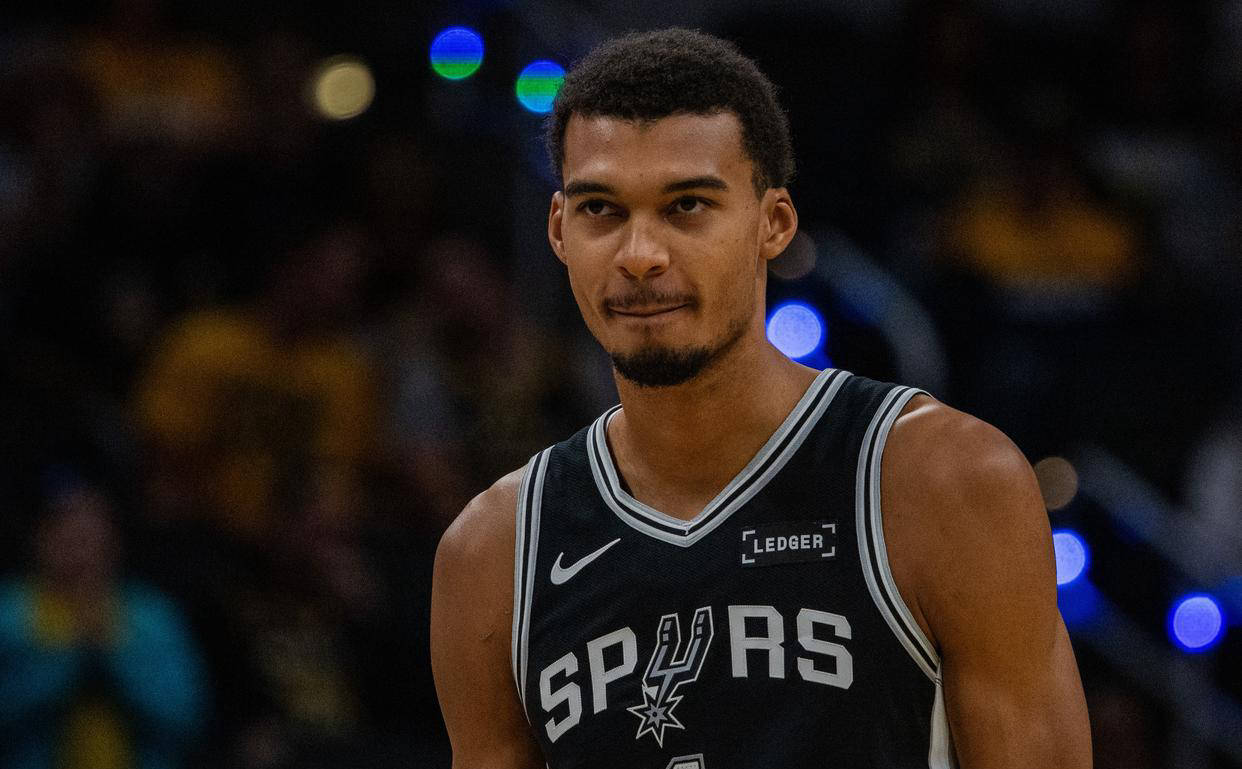 利物浦4-1毕尔巴鄂竞技，恩古莫哈、努涅斯传射建功（利物浦4-1大胜毕尔巴鄂竞技，恩古莫哈与努涅斯传射齐收）