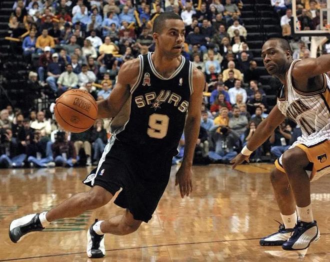 哈滕复出首战表现抢眼，20分钟内高效得分与篮板（哈滕复出首秀耀眼，20分钟高效斩获得分与篮板）