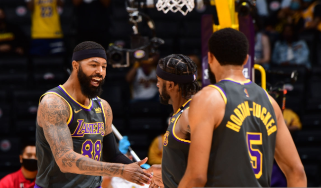 英超前瞻：利兹联连场不胜跌入降级区，维拉赛季客战成绩不佳（英超前瞻：利兹联不胜滑入降级区，阿斯顿维拉本季客场乏力）