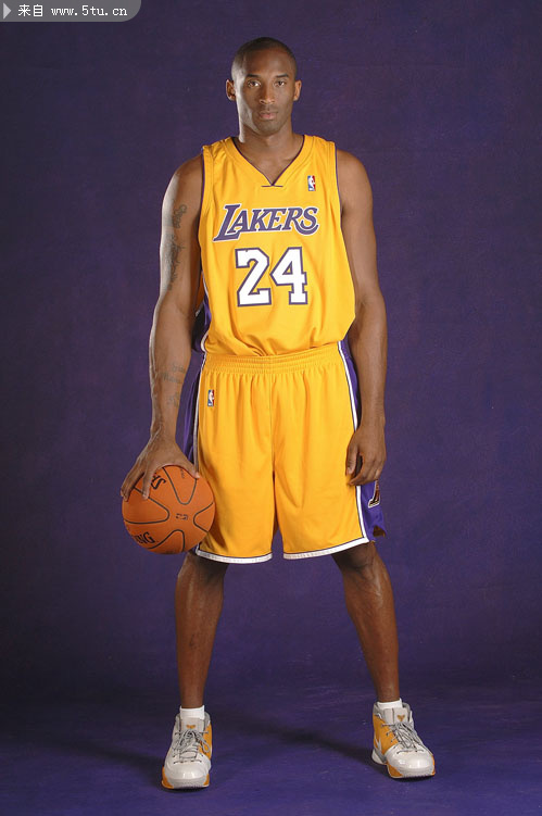 纳恩所在球队8名球员+3名教练患流感&症状严重！比赛或将推迟！（纳恩所在队爆发流感：8名球员及3名教练症状严重，比赛或延期）