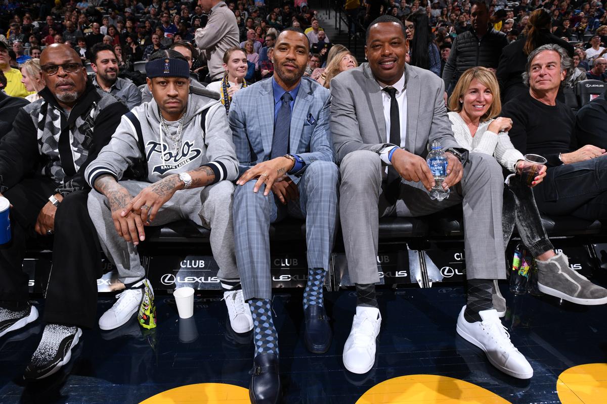 克里斯替补登场仅一分钟，就为我们扳平了比分！（克里斯替补一分钟建功，助球队扳平比分！）