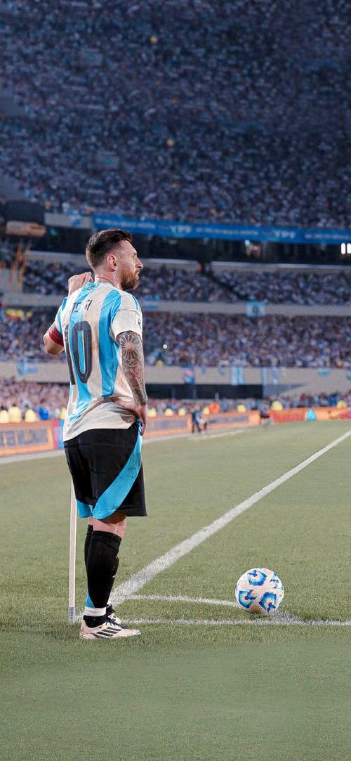 欧冠半场：阿纳别科夫屡送神扑，凯拉特0-0奥林匹亚科斯（欧冠半场：阿纳别科夫高接低挡，凯拉特与奥林匹亚科斯互交白卷）