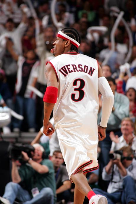 篮球湖人球员训练后心理状态良好（湖人球员训练后心态上佳）