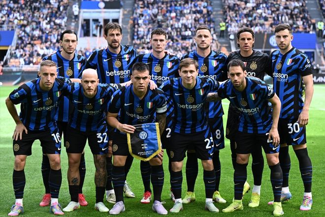 图片报：勒沃库森遭遇多次意外事件，到达曼市时已延误数小时（图片报：勒沃库森旅途中屡遇意外，抵达曼市已晚点数小时）