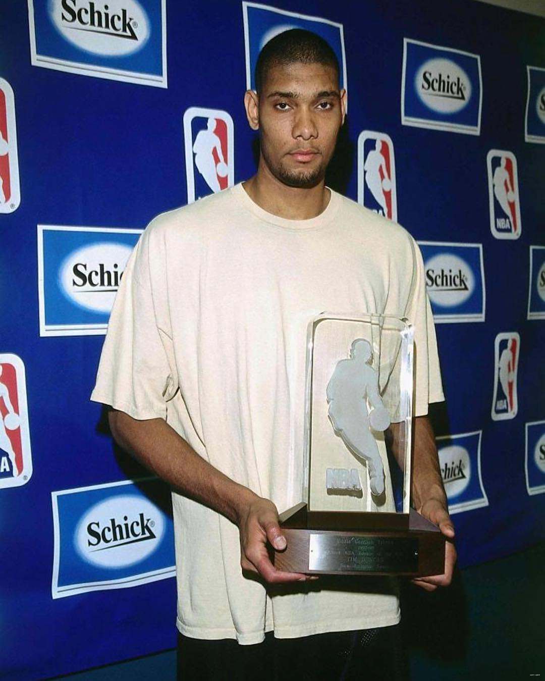 欧冠积分榜分析：各队晋级形势紧张,（欧冠形势盘点：出线之争愈演愈烈）