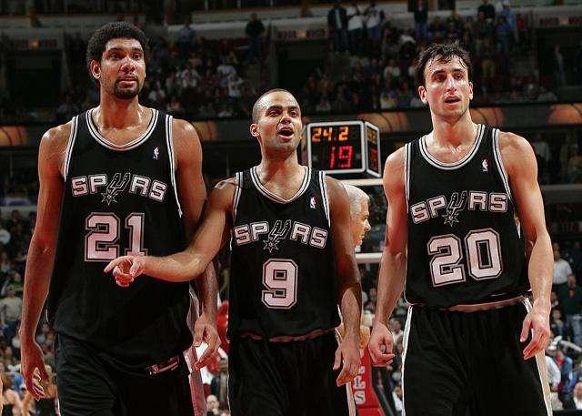 卡佩罗：斯帕莱蒂不能执着于某些固定阵型，他要学会灵活变通（卡佩罗：斯帕莱蒂别死守阵型，应学会灵活调整）