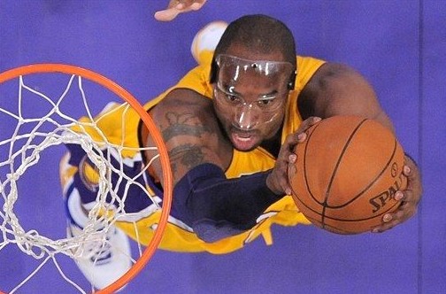 乔治娜点赞安东内拉庆祝梅西夺冠帖子，引发球迷热议（乔治娜为安东内拉庆祝梅西夺冠的动态点赞，掀起球迷热议）