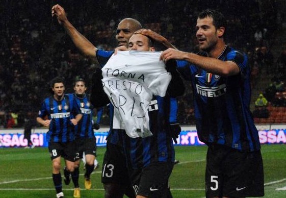 爷青回，维耶里社媒晒与大罗、巴乔、托蒂、卡纳瓦罗等人合照（经典重聚！维耶里社媒晒与大罗、巴乔、托蒂、卡纳瓦罗等传奇合影）