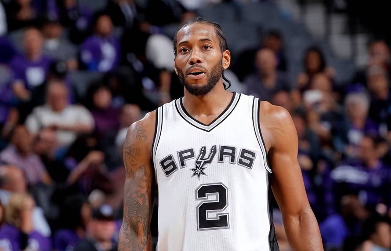 球队反超比分成功，逆转经典重演（球队完成反超，再度上演经典逆转）