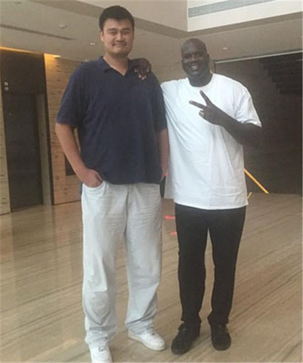 罗伊斯重返多特主场，俱乐部官方社媒发文欢迎（罗伊斯再临多特主场，俱乐部官方社媒发帖欢迎）